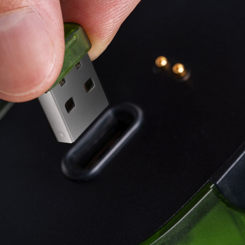 8BitDo Retro R8 Mouse - Xbox Edition - Mouse Edition for Desktop Navigation and Gaming